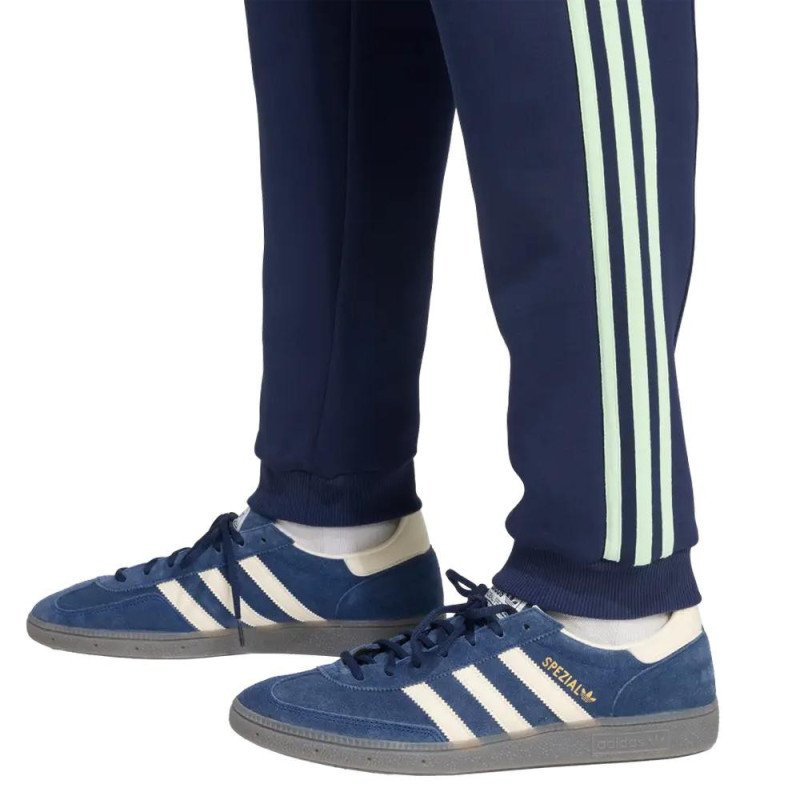 Survêtement Ajax Amsterdam 2025/2026 - Adidas